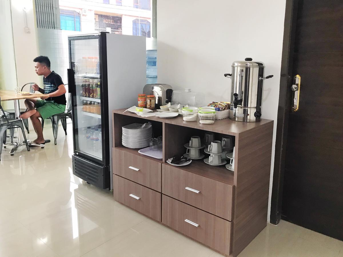 The Galton Hotel Baubau Luaran gambar